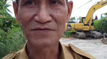 Serahkan Bansos Rp553 Juta, Wakil Bupati Ajak Warga Mandiri Ekonomi dan Jaga Kelestarian Laut Aru