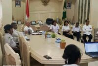 Bupati Aru Timotius Kaidel,Didampingi Wakil Bupati Moh Djumpa,Direktur RSU Cendrawasih Dobo Martin Haurisa Dalam Acara Serah Terima Lahan 