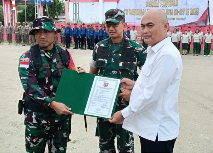 Penutupan Kegiatan TMMD Ke 127 Kodim/1503 Tual Di Dobo Oleh Pandam XV/Patimura Mayjen TNI Putranto Gatot Sri Handyono di Tribun Yosudarso Dobo
