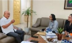 Bupati Dorong Partisipasi Masyarakat Dalam Pengelolaan PLTS di Desa