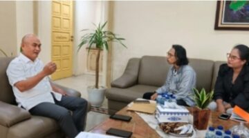 Bupati Dorong Partisipasi Masyarakat Dalam Pengelolaan PLTS di Desa